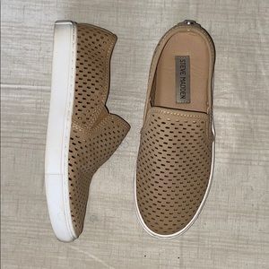 Steve Madden slip on